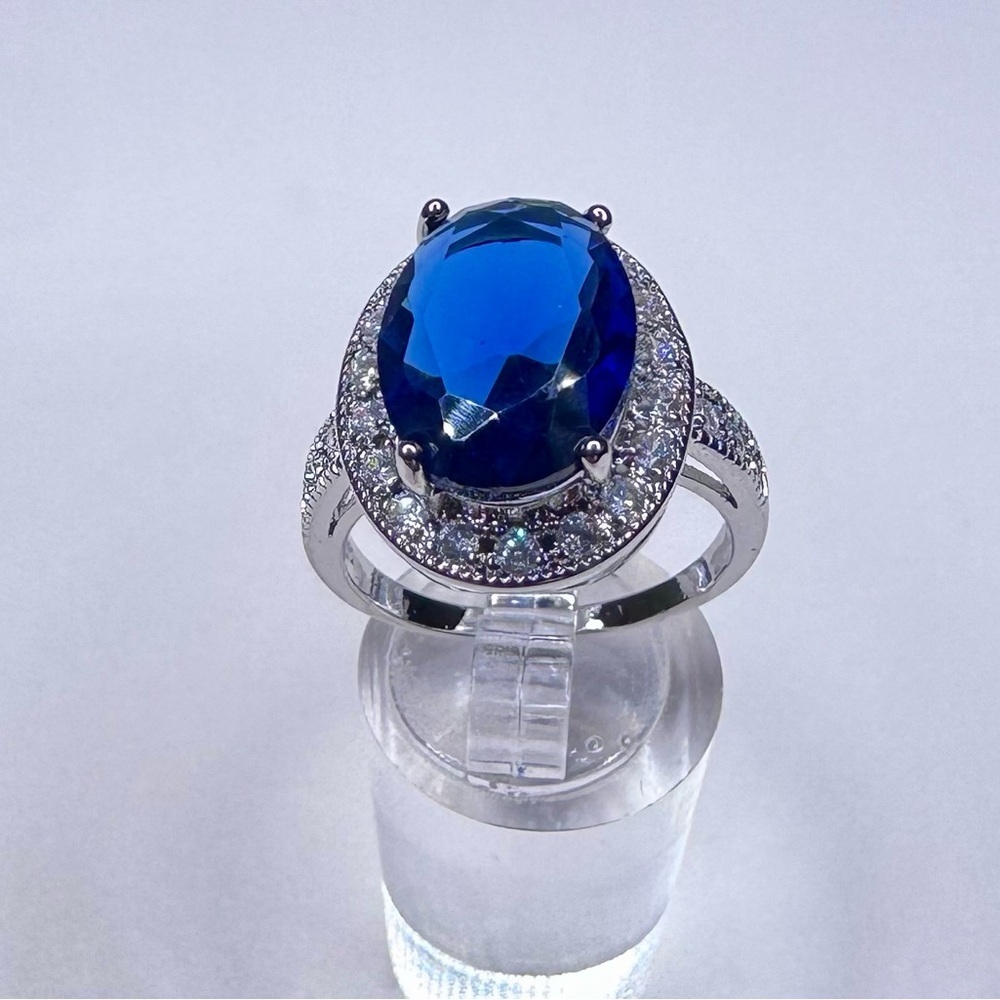Elegant 10ct Sapphire Blue CZ with Halo Women's Ring